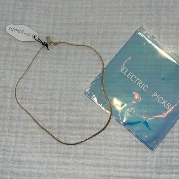 16in Gold Chain - Picture 7 of 8